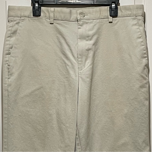 Dockers Mens 36x32 (31) Flat Front Stretch Waist Individual Fit Khaki Tan Chinos - Picture 3 of 11